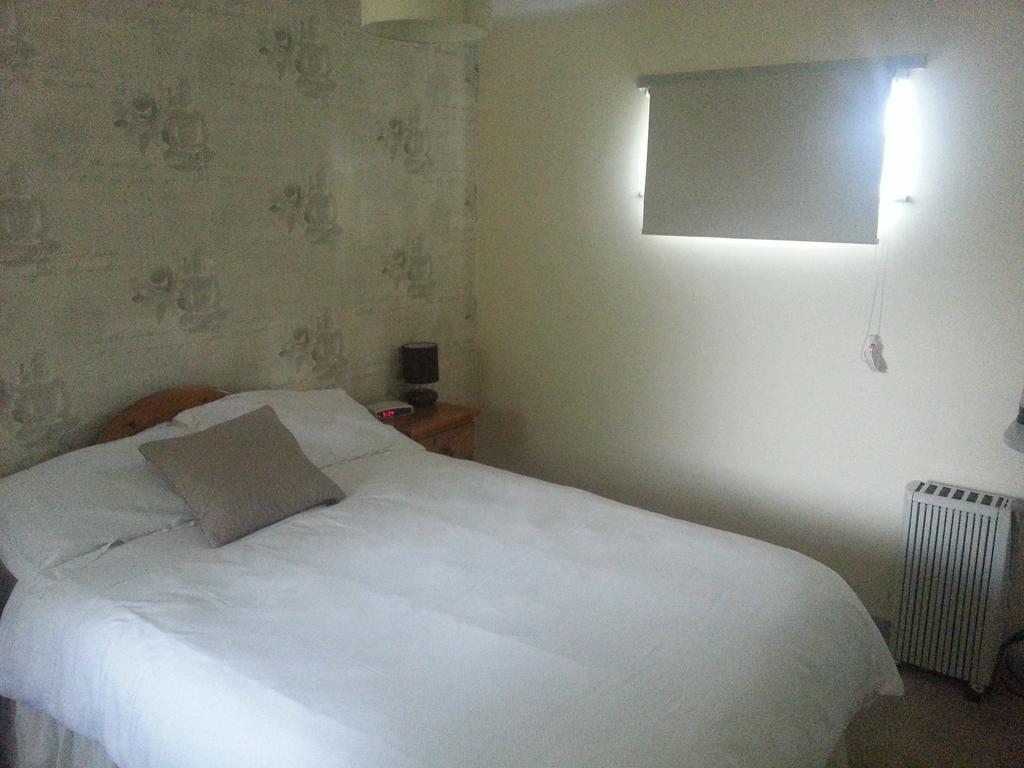 Beoley Lodge Redditch Room photo